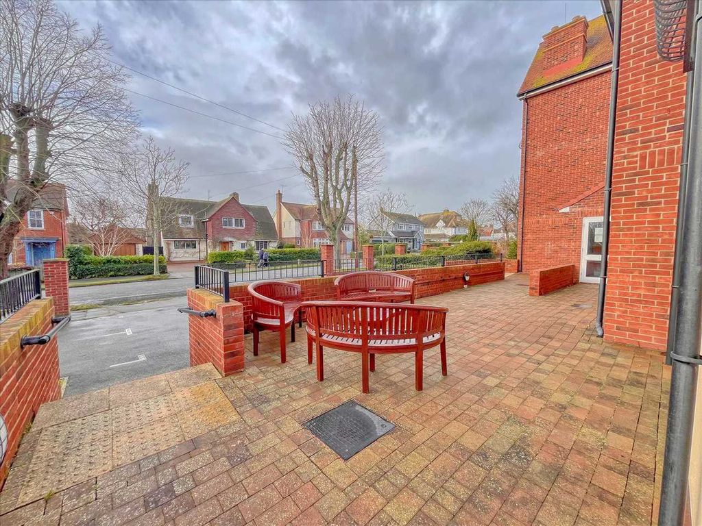 Additional image 17 of 2 bed flat for saleVictoria Gardens, Hadleigh Road, Frinton On Sea CO13