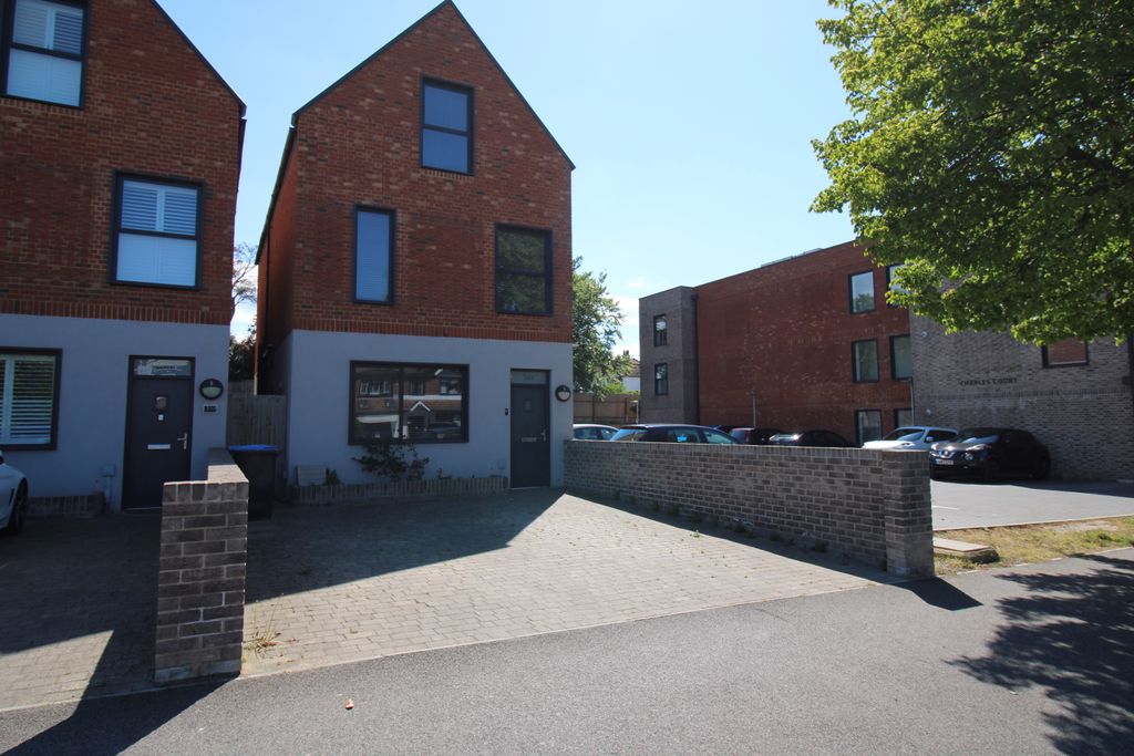 Property photo 2 of 14