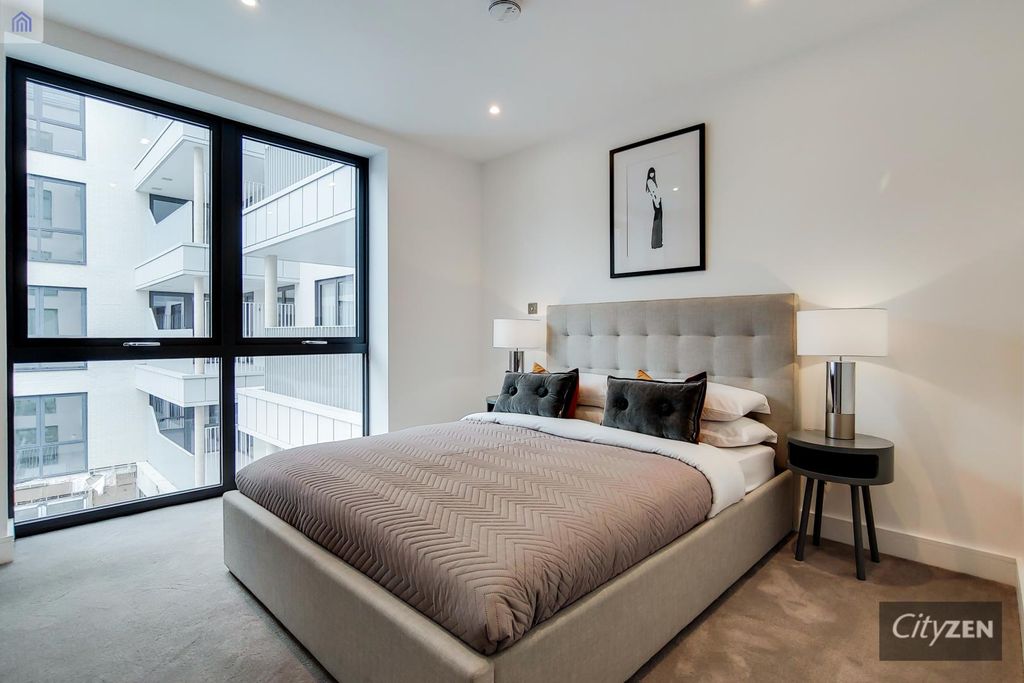 Property photo 3 of 11 Bedroom