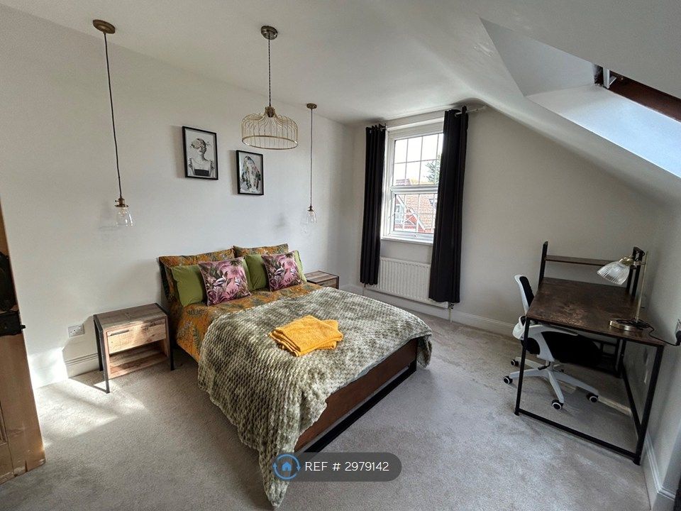 Property photo 3 of 33 Bedroom 1