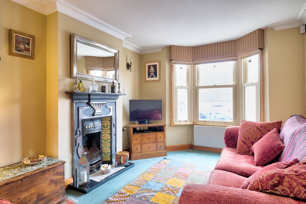 Property photo 2 of 22