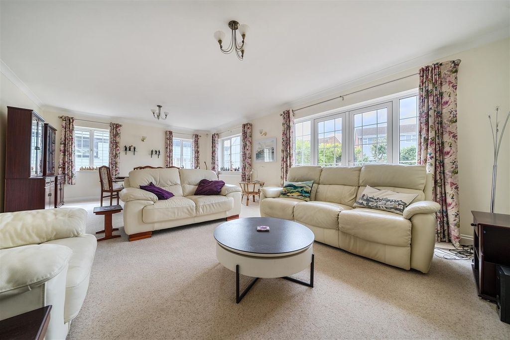 Property photo 3 of 22 Living Room