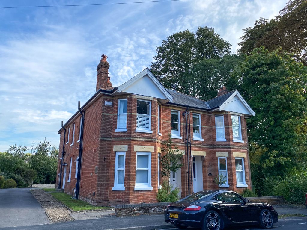 Property photo 1 of 6