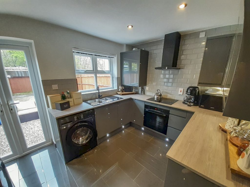 Property photo 3 of 17 Kitchen/Diner