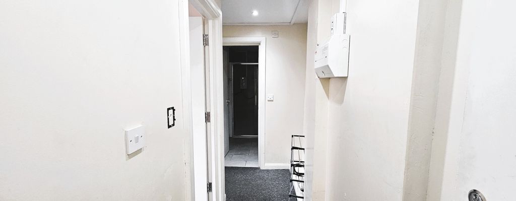 Property photo 2 of 6 20251230_104118