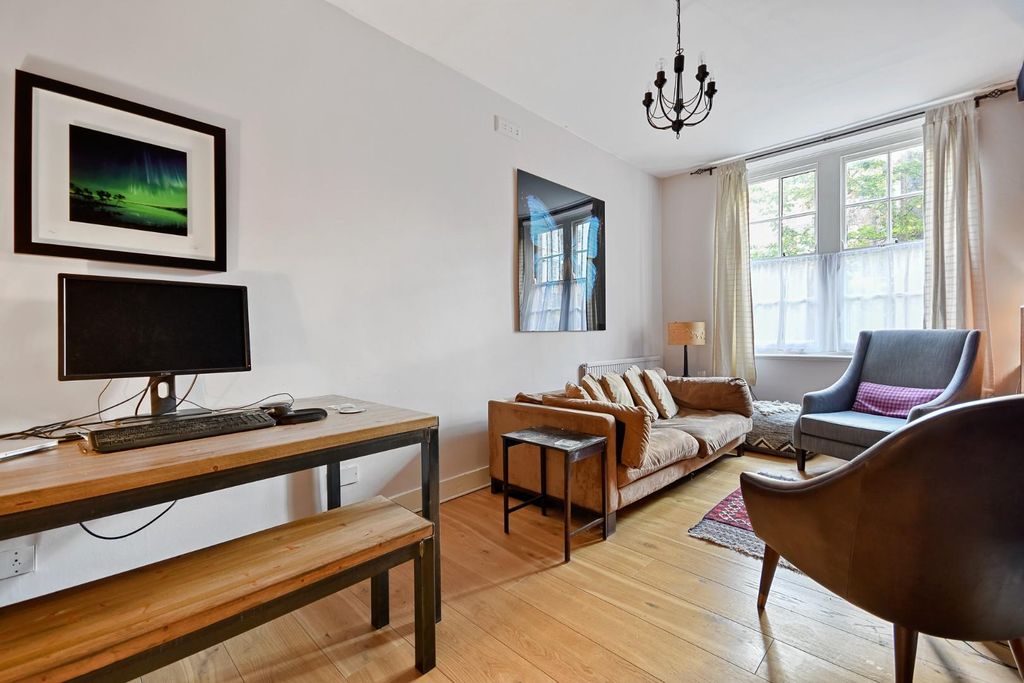 Property photo 1 of 11 Tec - 26 Abbey House - Reception.Jpg