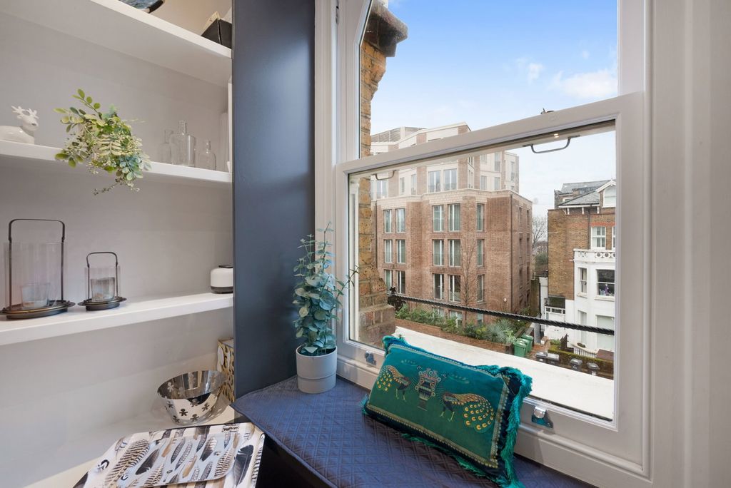 Property photo 2 of 8