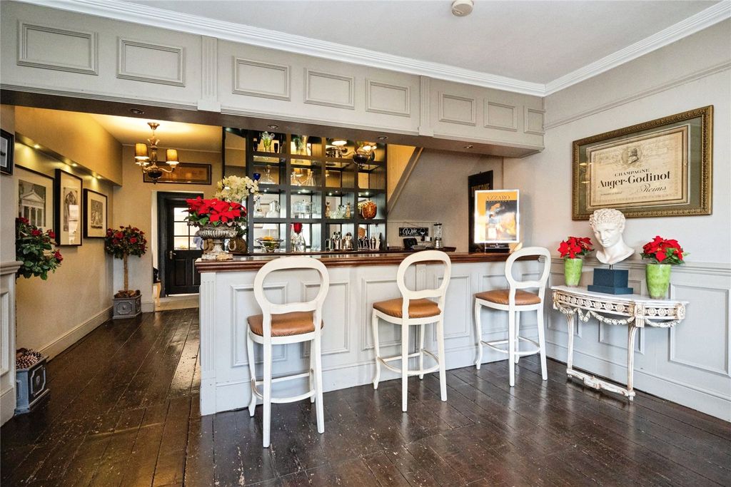 Property photo 2 of 26 Bar