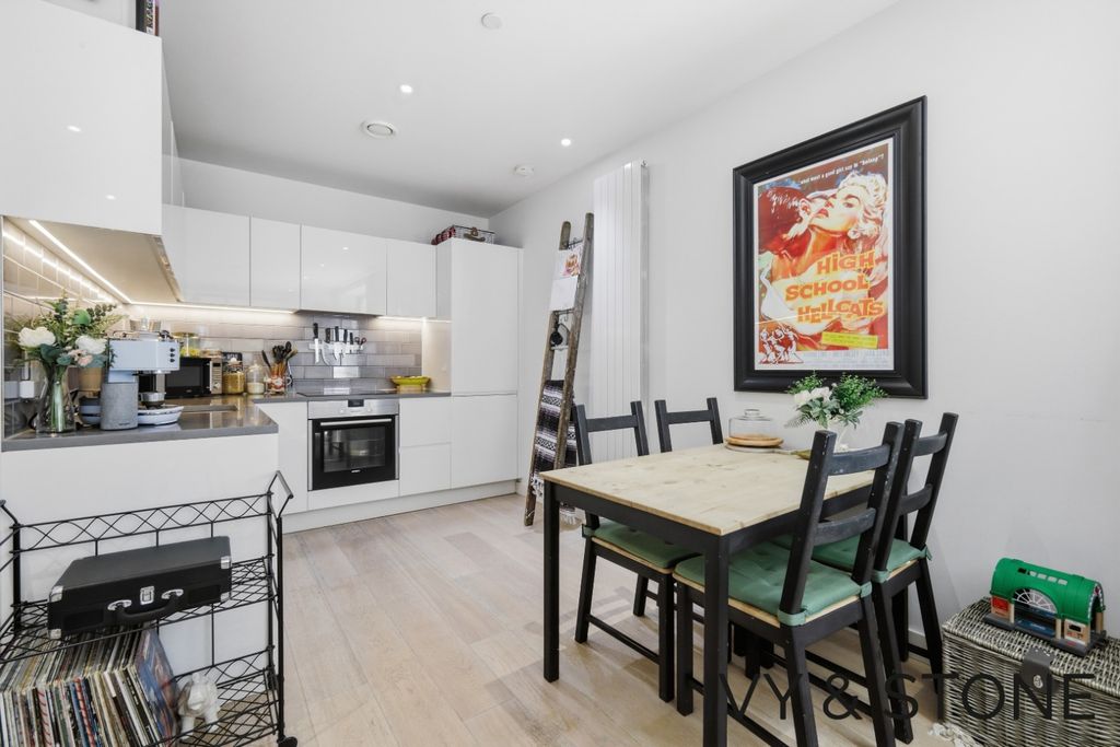 Property photo 2 of 23 5170681