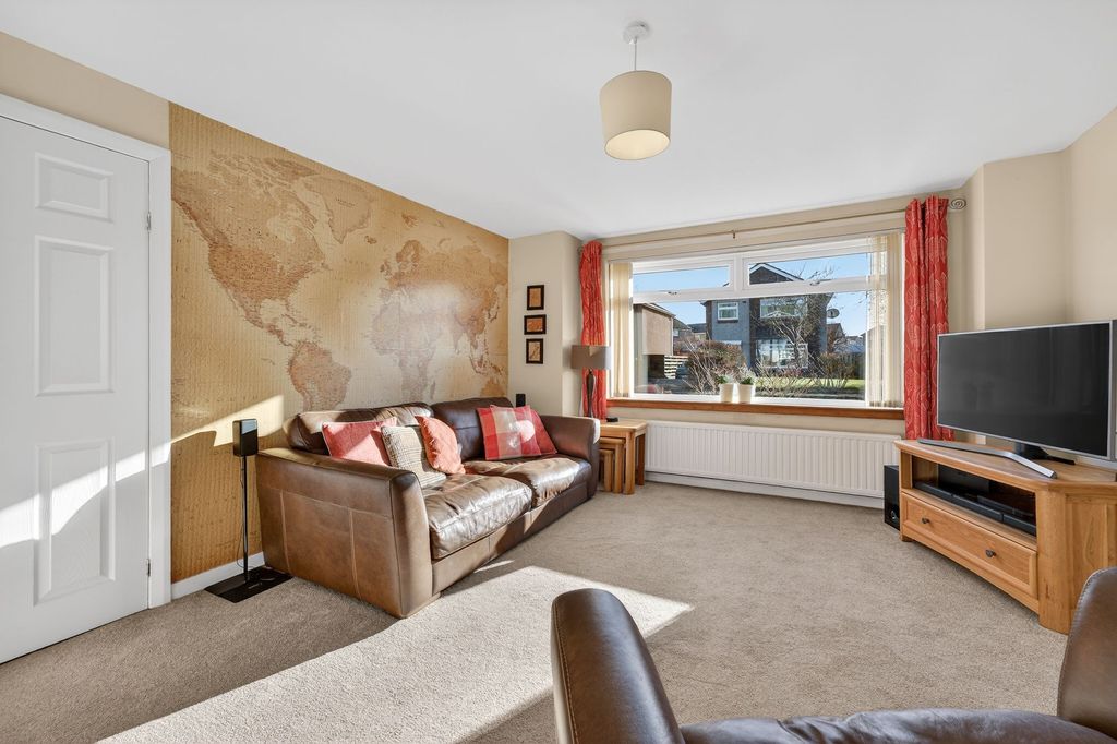 Property photo 3 of 26