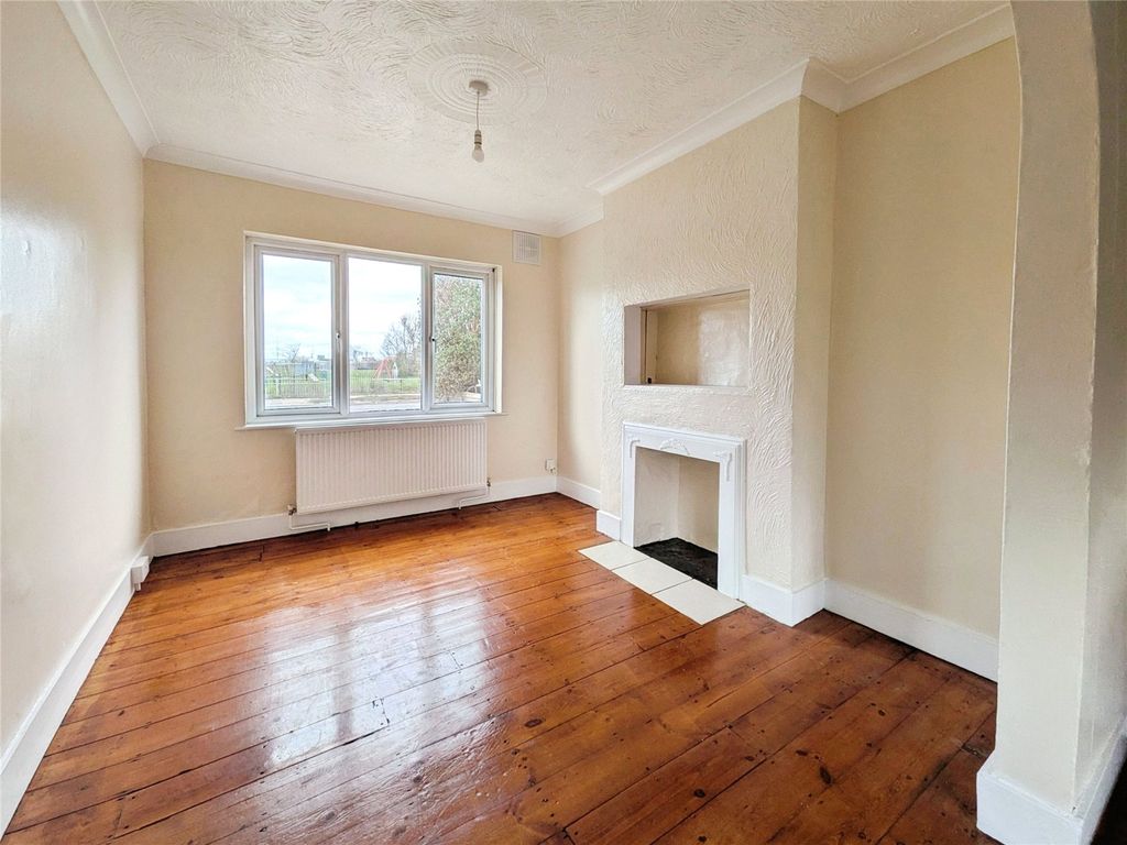 Property photo 3 of 8 Picture No. 04