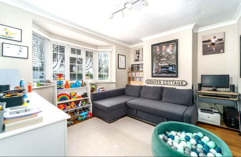 Property photo 2 of 17