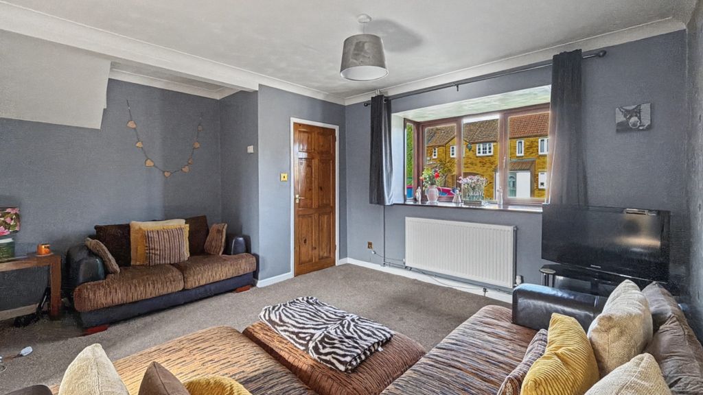 Property photo 2 of 13 4930111