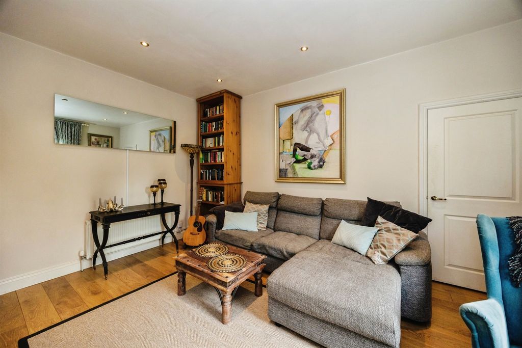 Property photo 3 of 15