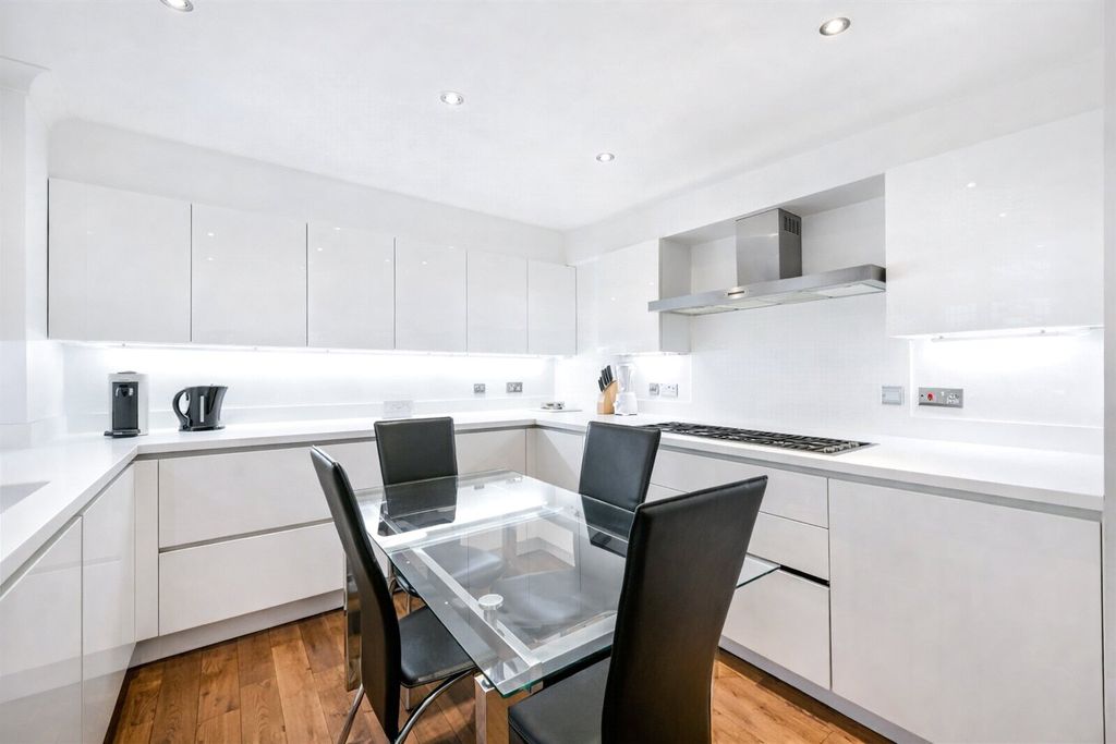 Property photo 3 of 12 Kitchen