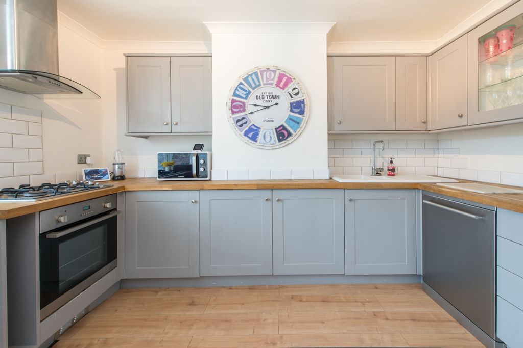 Property photo 2 of 23 28Edd-4