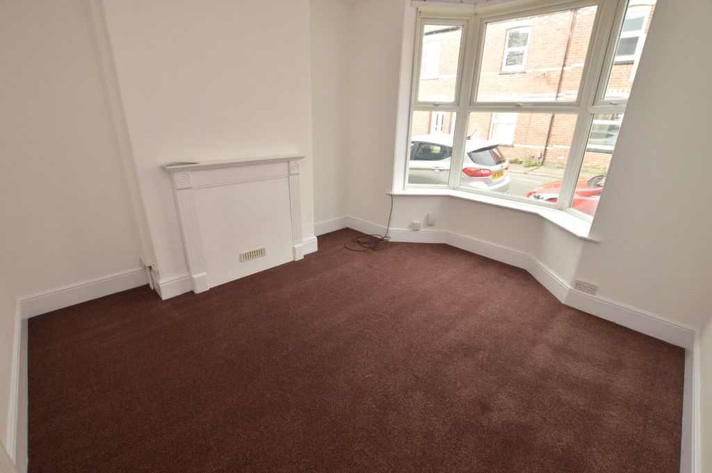 Property photo 2 of 10 Living Room