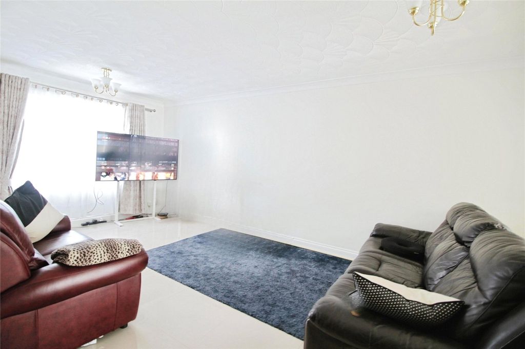 Property photo 2 of 12 Picture No. 10
