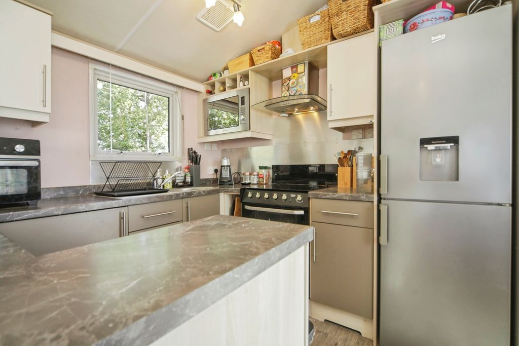 Property photo 2 of 15 Pbox-Img.Jpg