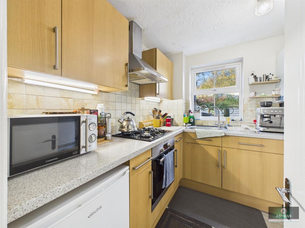 Property photo 2 of 15 Cam04622G0-Pr0119-Still006.Jpg