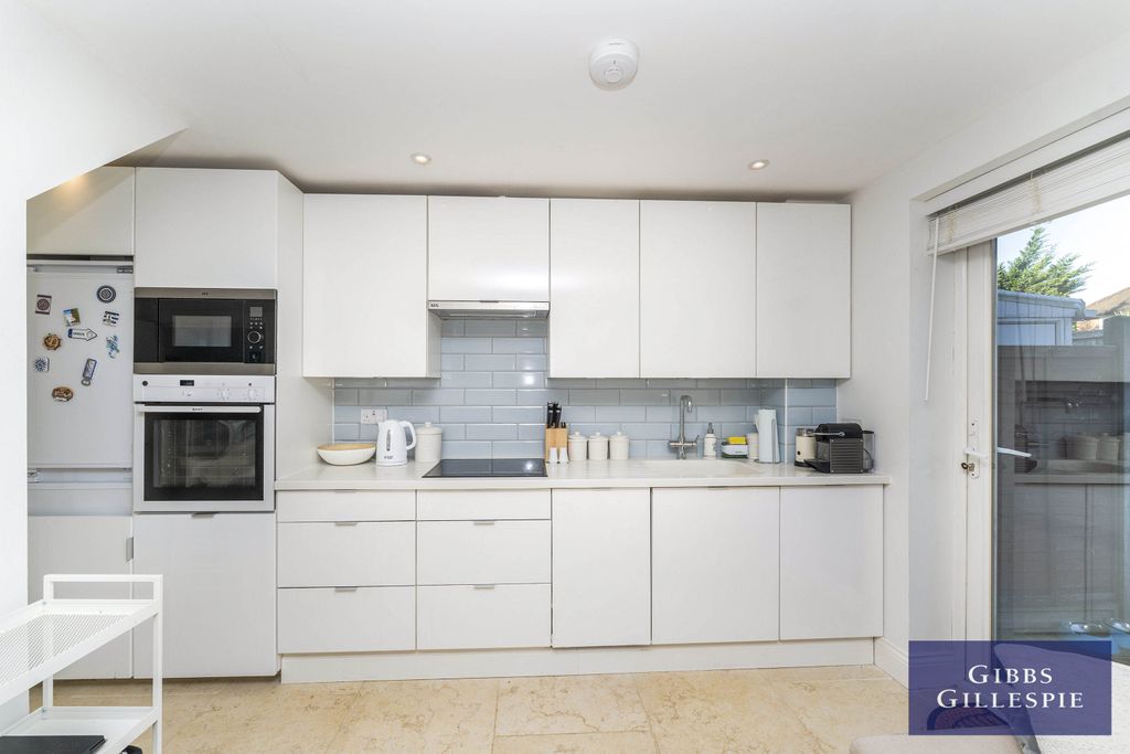 Property photo 2 of 10 2