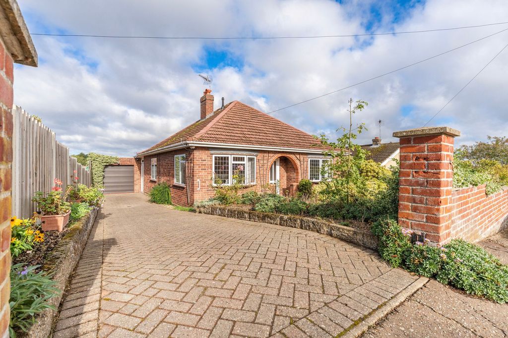 Property photo 1 of 24