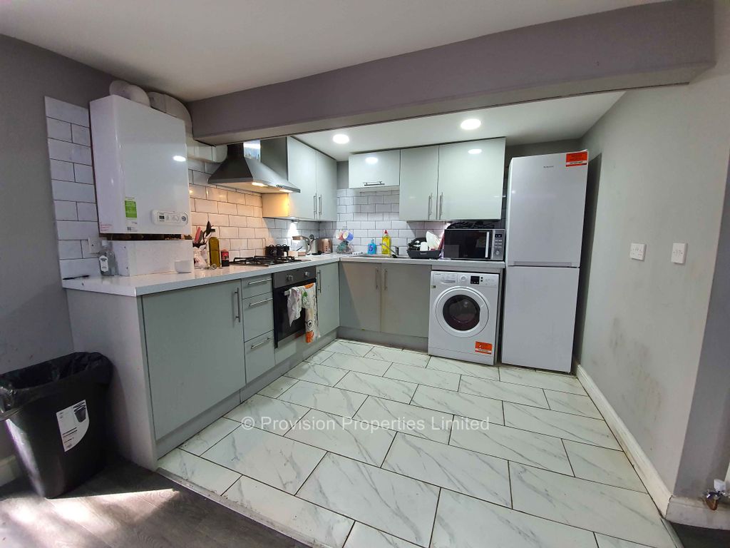 Property photo 3 of 7 Photo