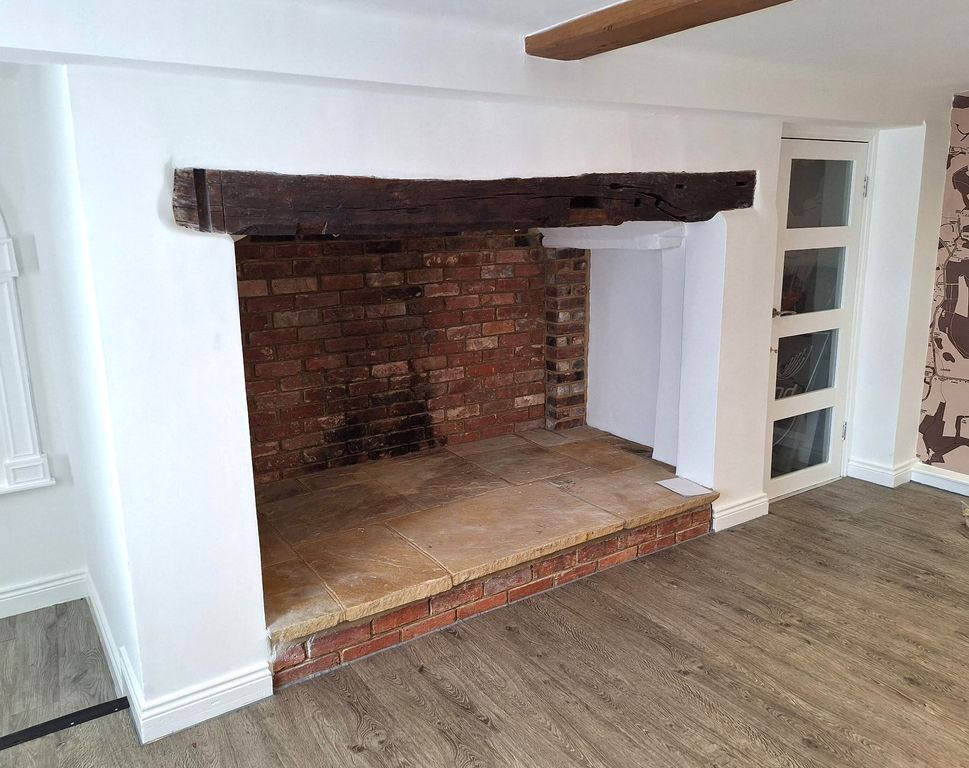 Property photo 3 of 3 35 High Street Cranleigh