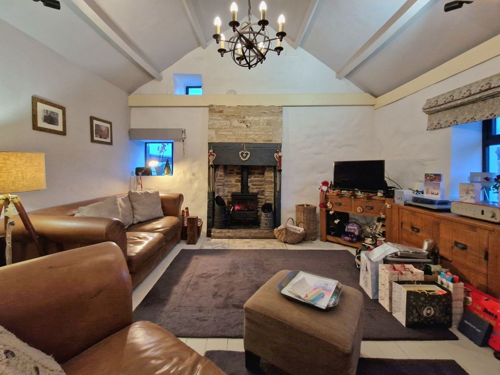 Property photo 3 of 23