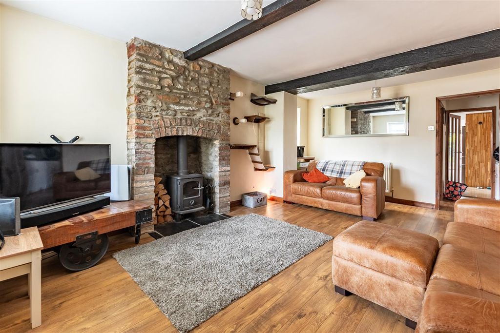 Property photo 2 of 20 Dsc_2886-Hdr.Jpg