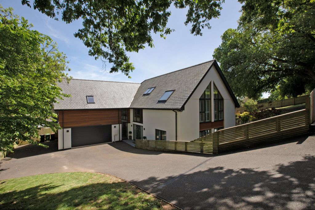 Property photo 3 of 31 Image