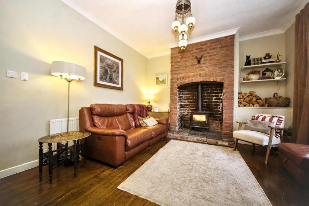 Property photo 2 of 25