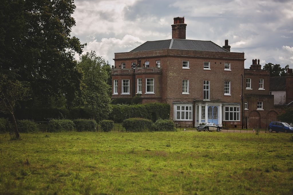 Property photo 2 of 12 Front Perspective