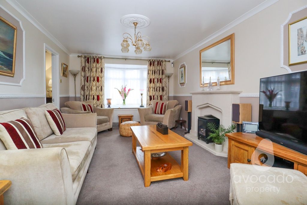 Property photo 2 of 17 4688565