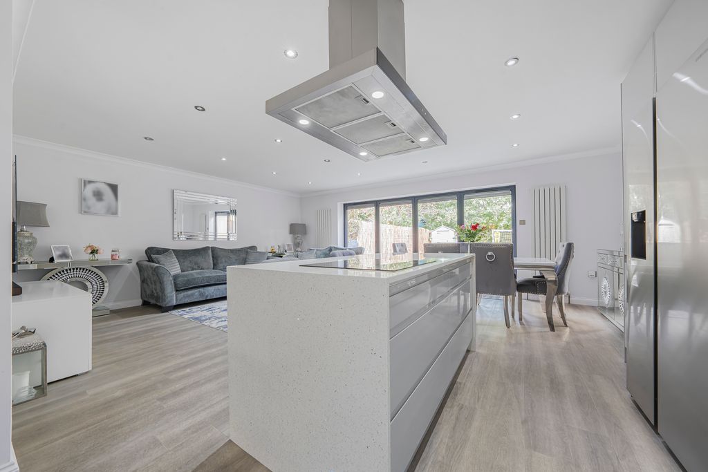 Property photo 2 of 15 Dsc08646