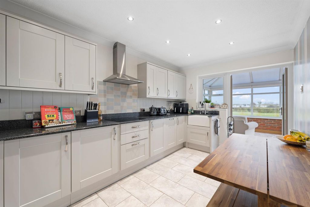 Property photo 2 of 32 6 Sedgebrook Road-7.Jpg