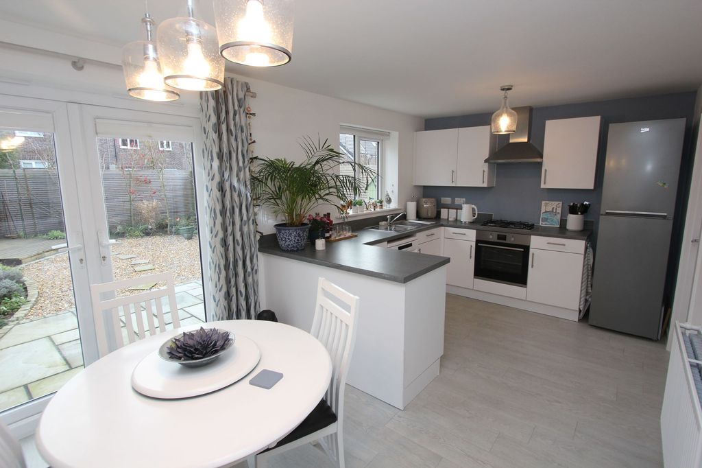 Property photo 2 of 35