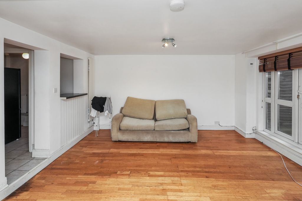 Property photo 3 of 15 7A Wembury Mews, London N6 5Xj