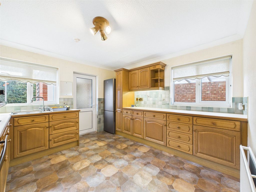 Property photo 2 of 15 Picture No. 10