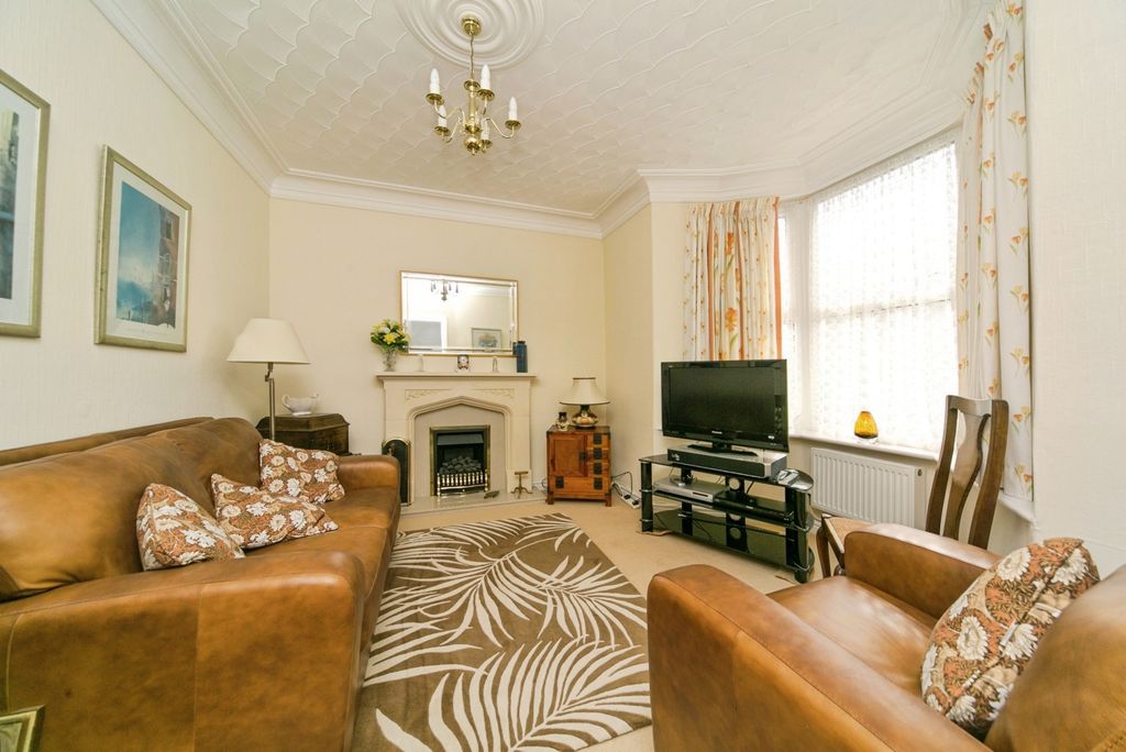 Property photo 2 of 21 Pbox-Img.Jpg