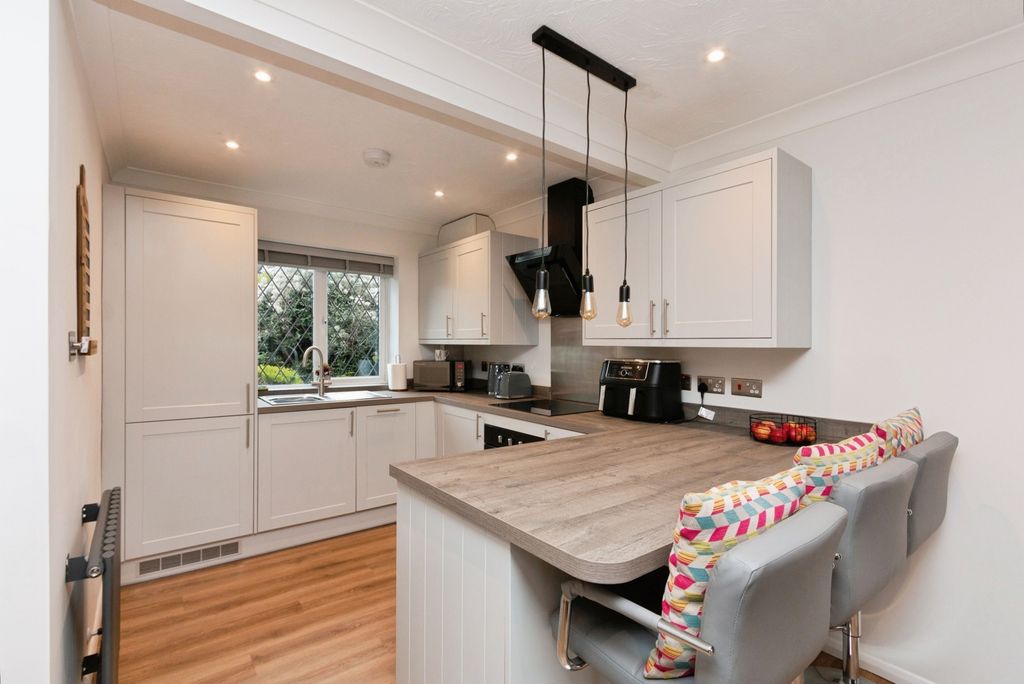 Property photo 2 of 19 Pbox-Img.Jpg