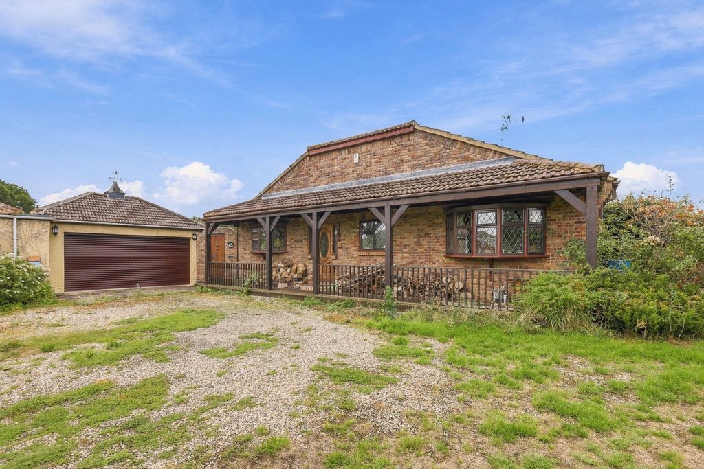 Property photo 2 of 32