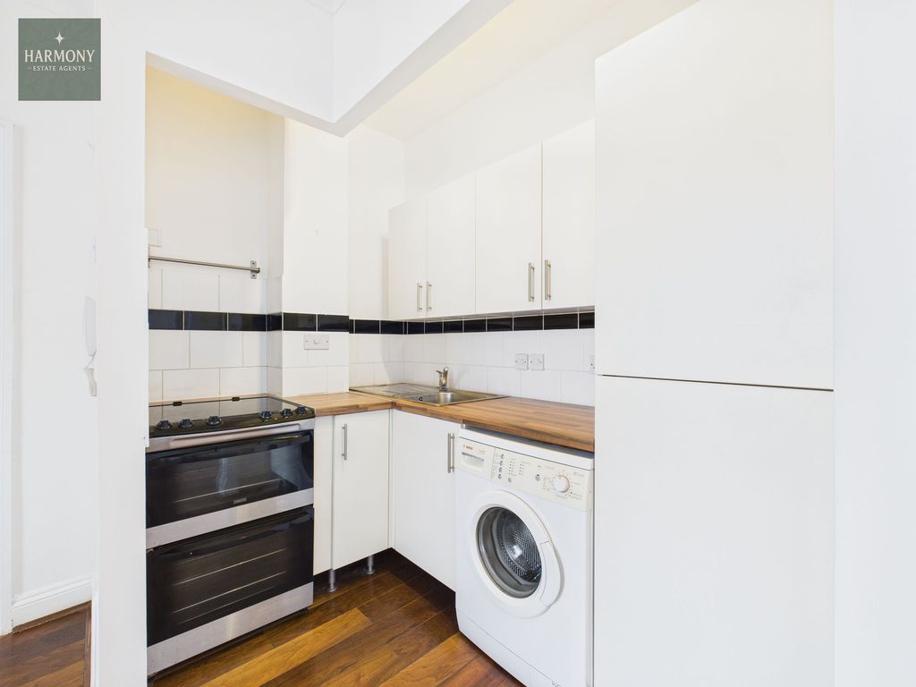 Property photo 2 of 9 Kitchen