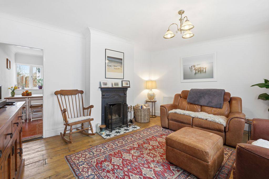 Property photo 2 of 11