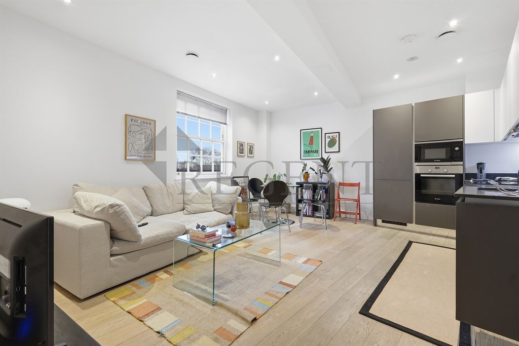 Property photo 1 of 12 (Main)