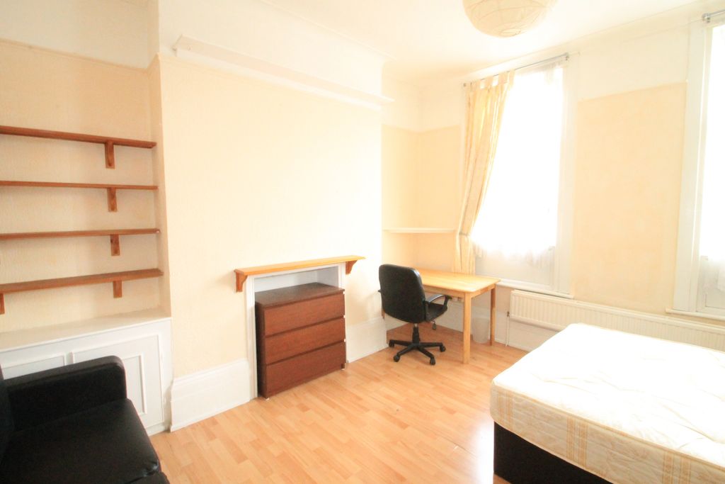 Property photo 3 of 6