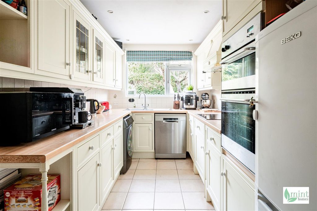 Property photo 3 of 14 Chirton Walk - Watermark-6.Jpg