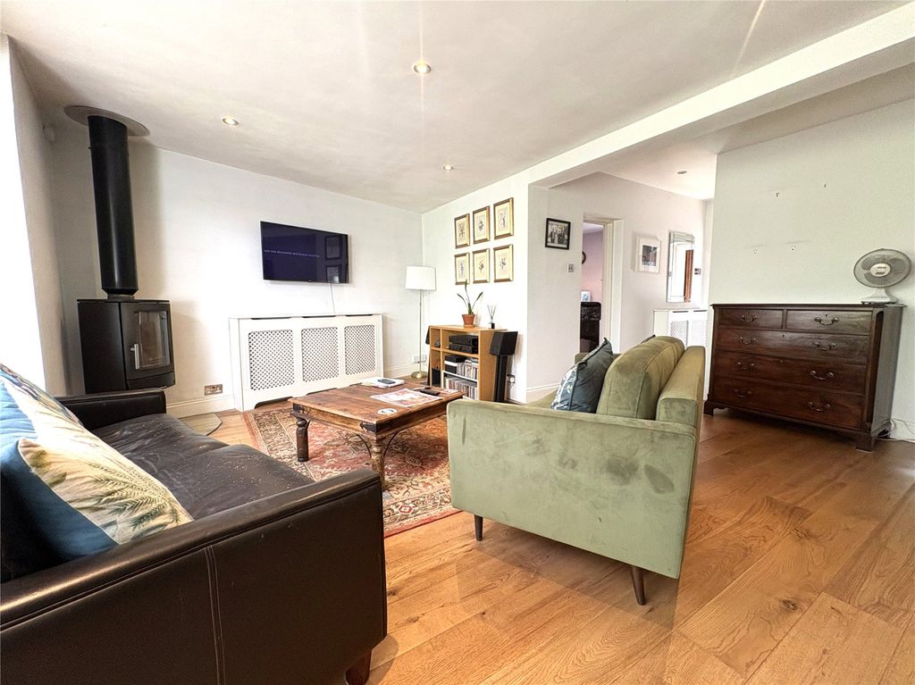 Property photo 2 of 25 Picture No. 22