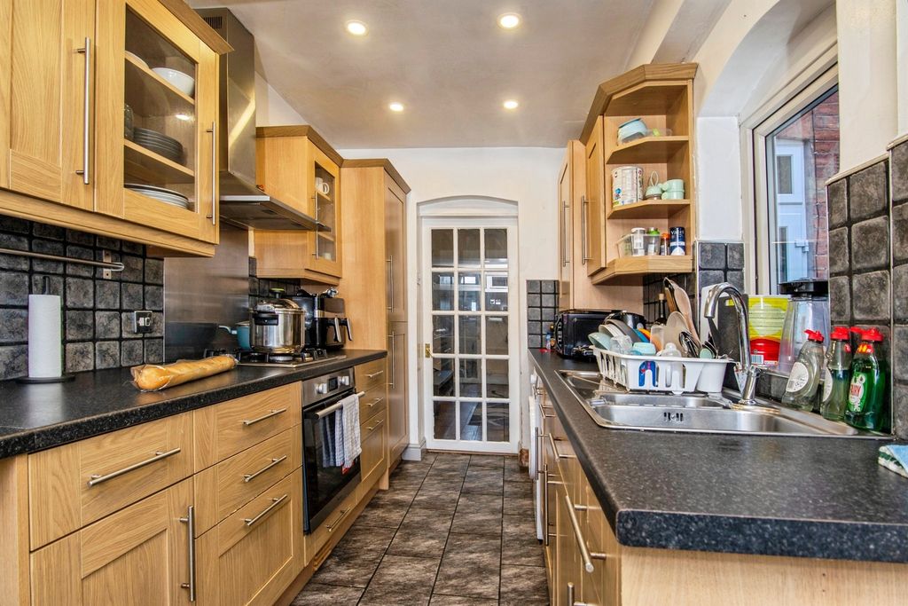 Property photo 3 of 20