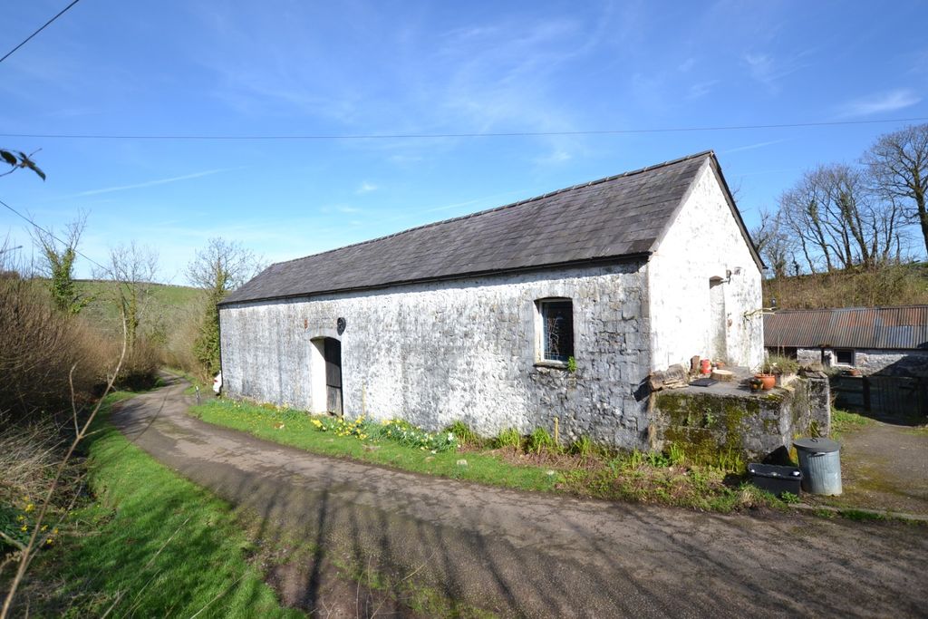 Property photo 3 of 20